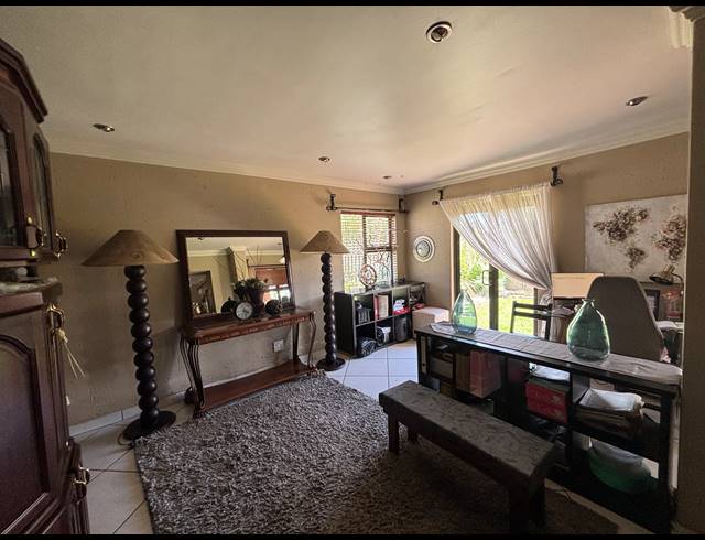 3 BEDROOM HOUSE FOR SALE IN SONNEVELD